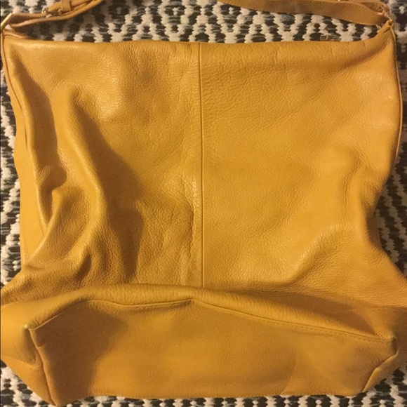 Tory Burch Shoulder Bag. - Picture 2 of 4